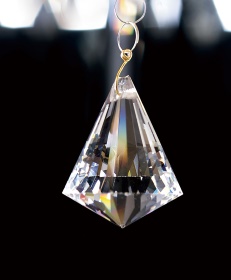 C70101  Crystal Pyramid Without Ring 30mm